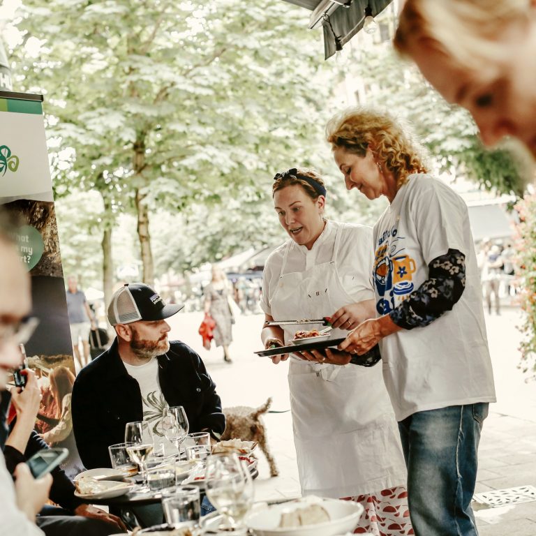 Kund: Related
Beställare: Helene Hofverberg
Jobb: Event Ireland, Bord Bia, 19/6 2003